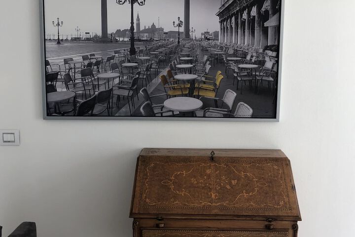 Room 83 of 161