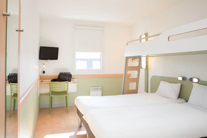 Room 8 of 21