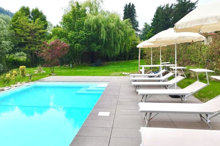 Pool 64 of 93