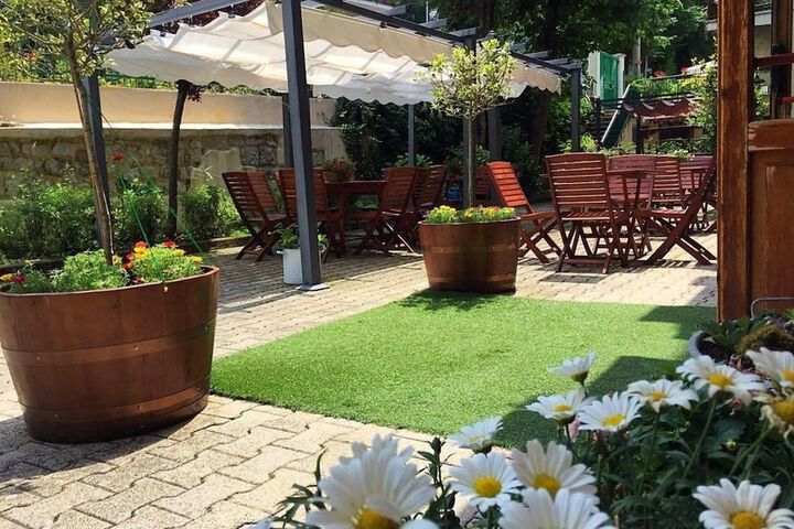 Terrace/Patio 18 of 21