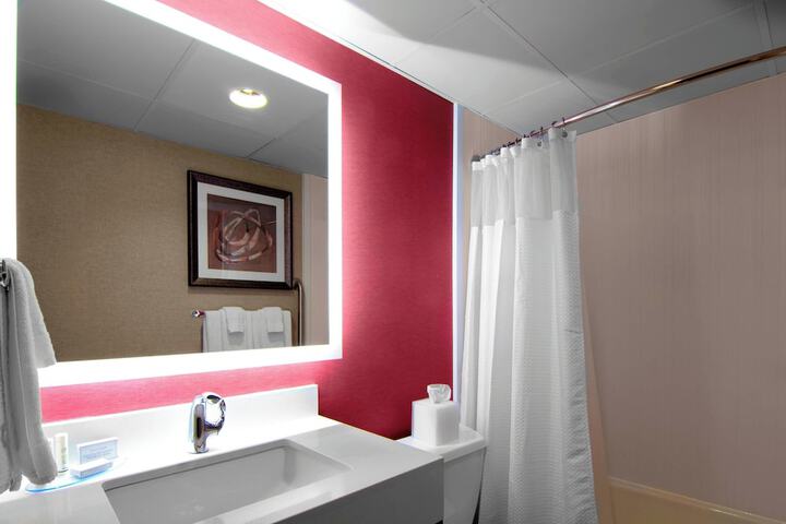 Room 11 of 37