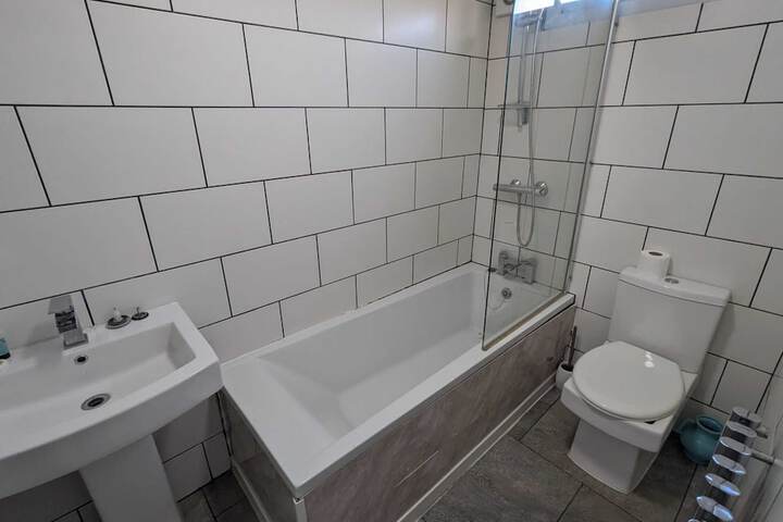 Room 16 of 25