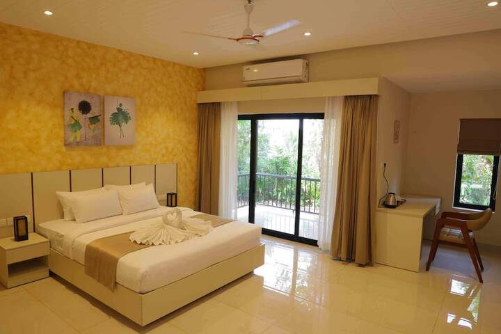 Room 10 of 26