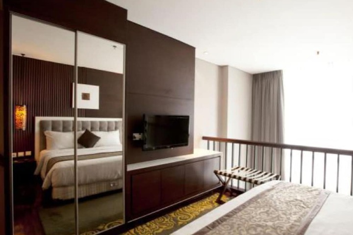 Room 32 of 59