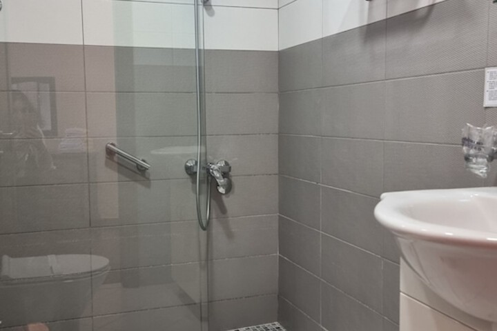 Room 165 of 263