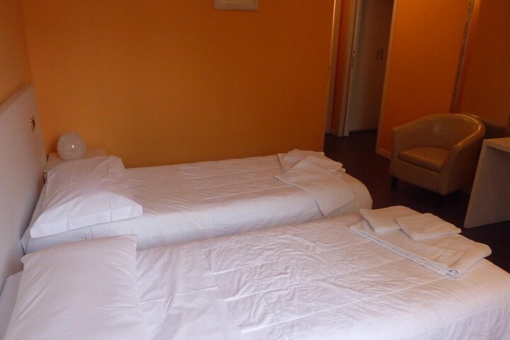 Room 15 of 39
