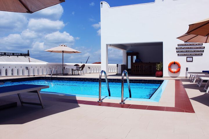 Pools & Facilities