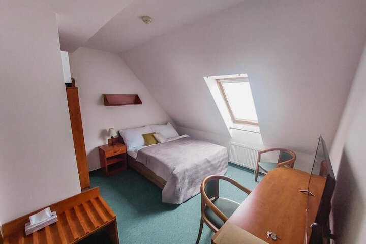 Room 17 of 43