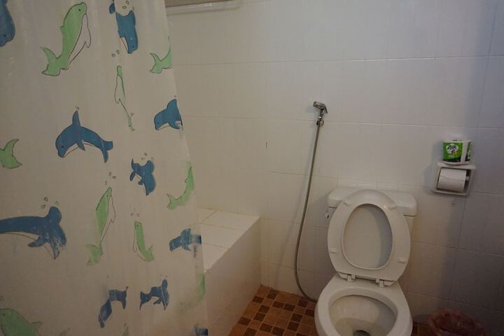 Room 21 of 28