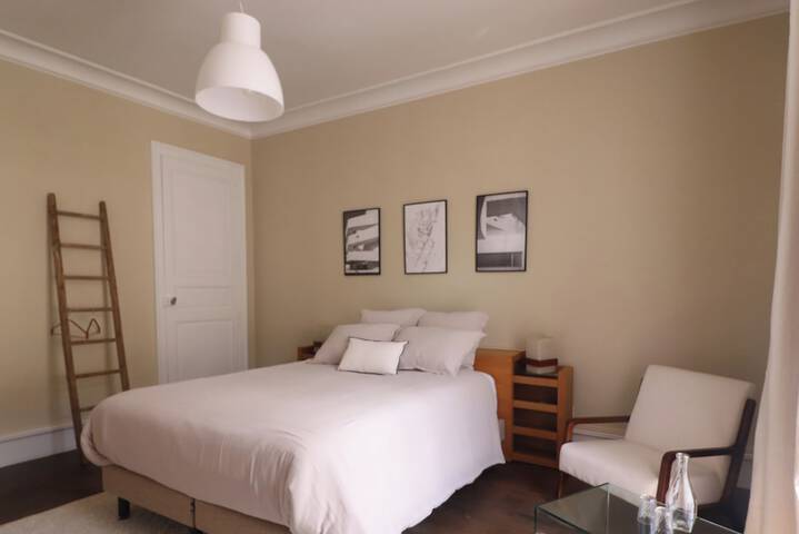 Room 11 of 28