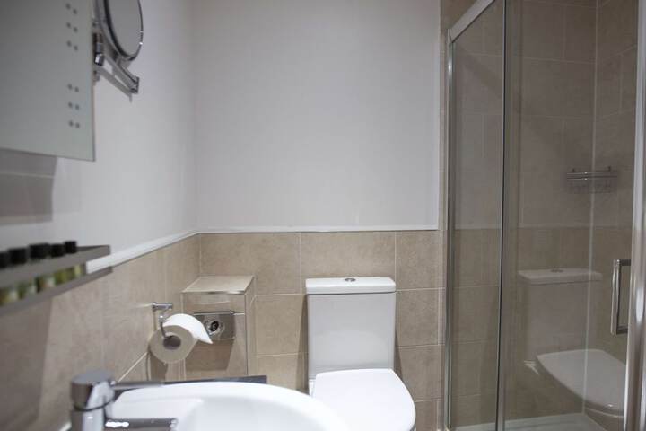 Room 42 of 114