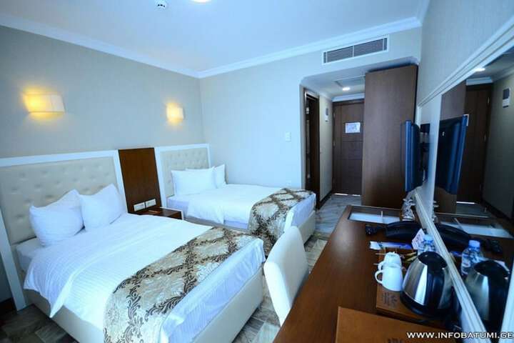 Room 7 of 35