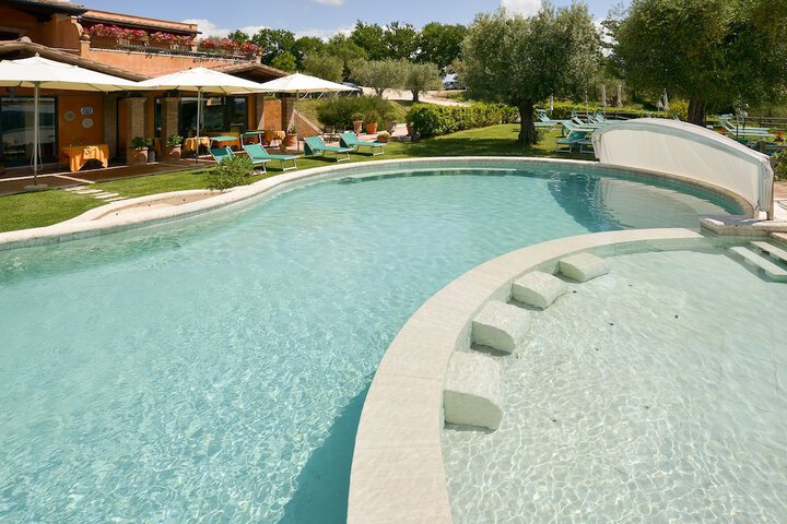 Pool 25 of 41