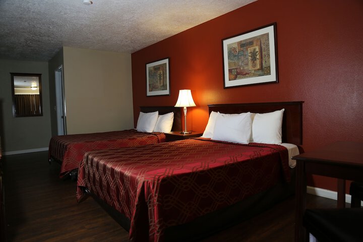 Room 8 of 34