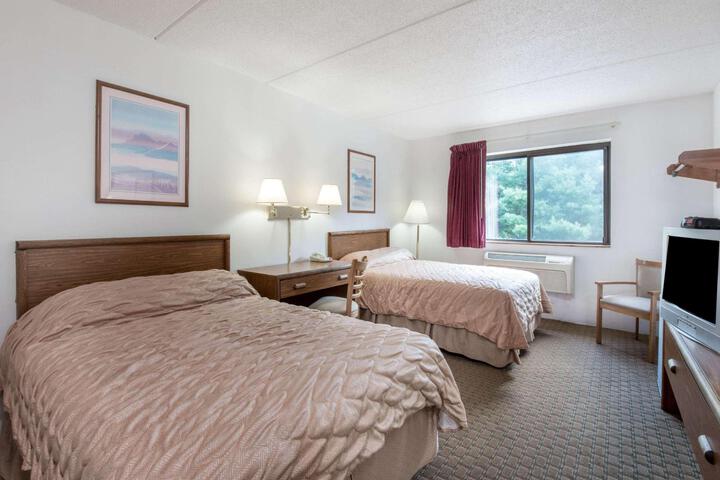 1 Double Bed Accessible Room (3 of 12)