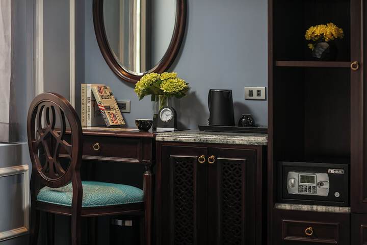 Room 16 of 35