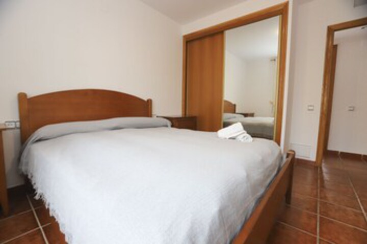 Room 28 of 49