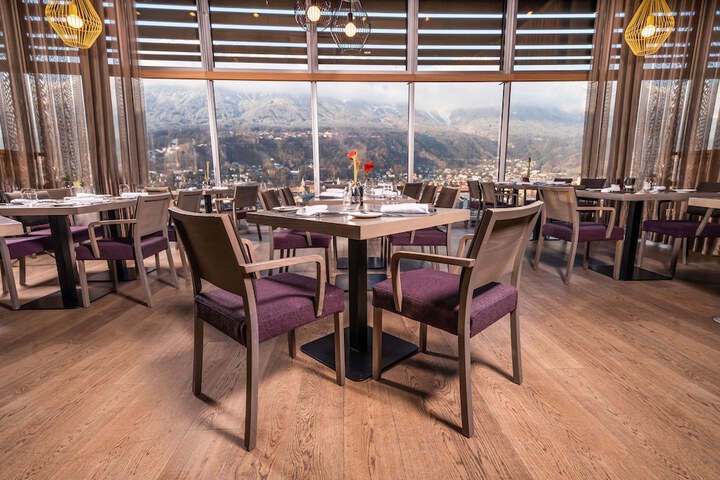 Dining 70 of 138