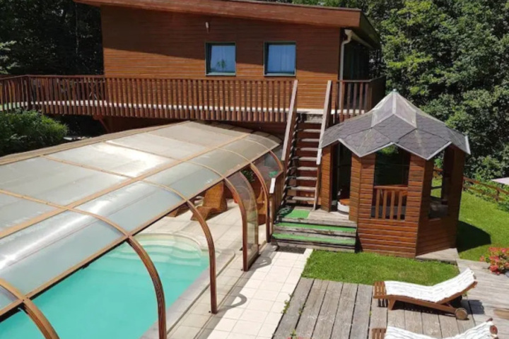 Pool 4 of 10