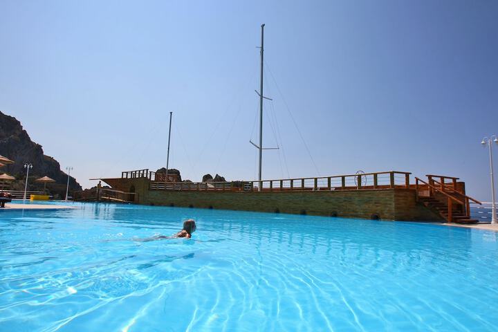 Hotel with Pool