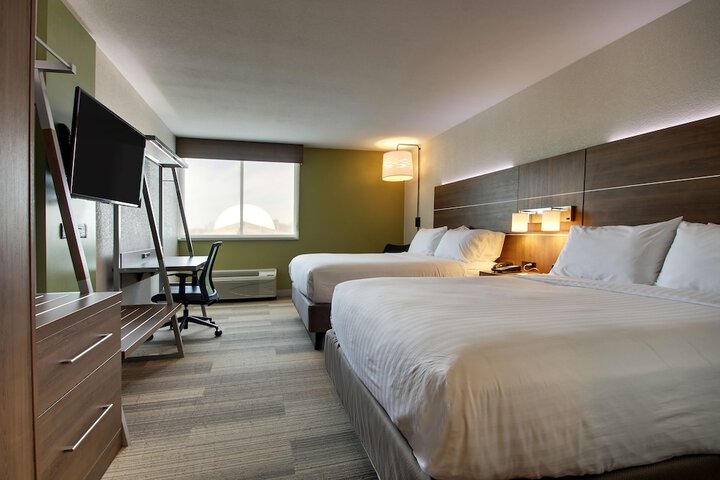 2 Queen Beds (3 of 36)