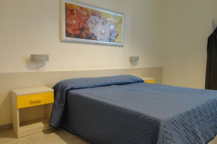 Room 7 of 32