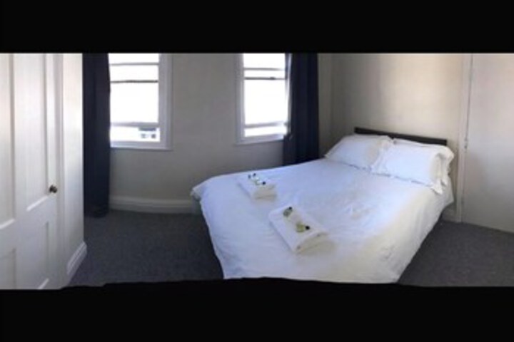Room 11 of 12