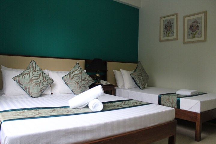 Room 17 of 34