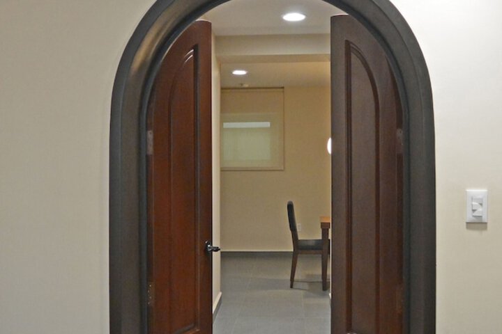Room 9 of 84