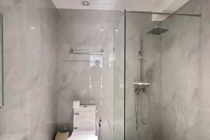 Room 53 of 60