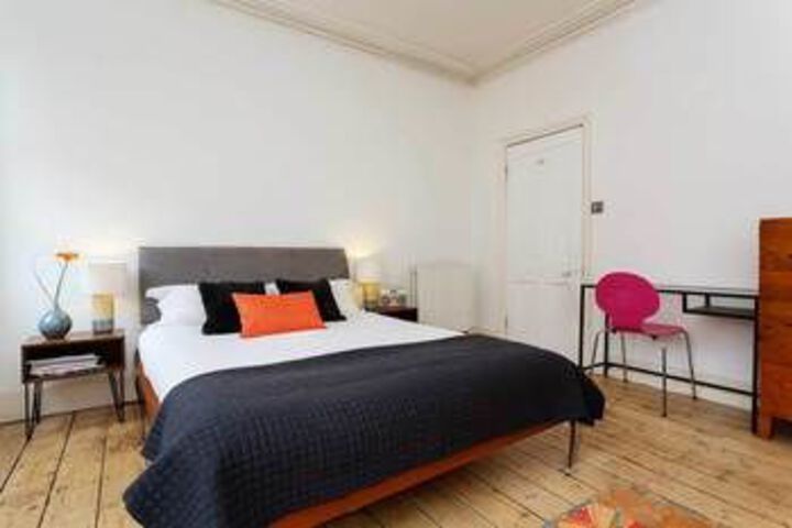 Room 12 of 20