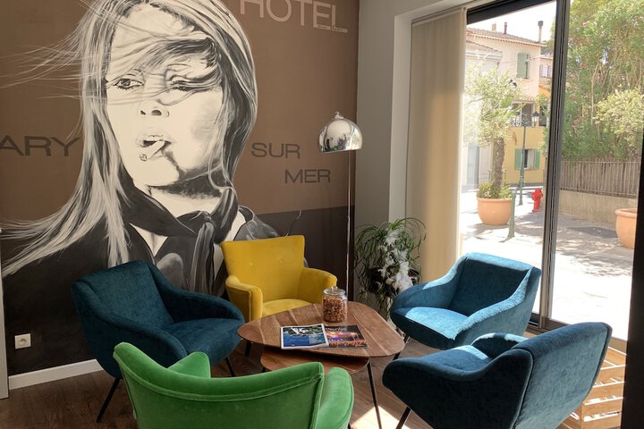 Hôtel Holidays &  Work in Sanary-sur-Mer
