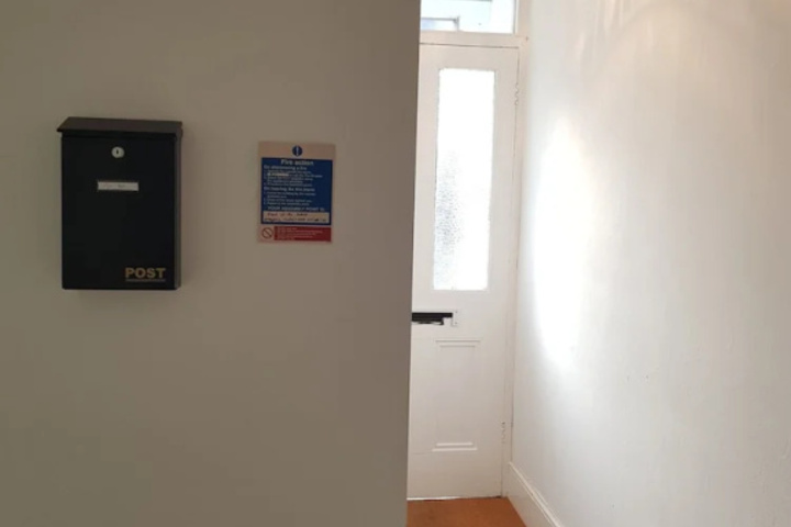 Room 11 of 13