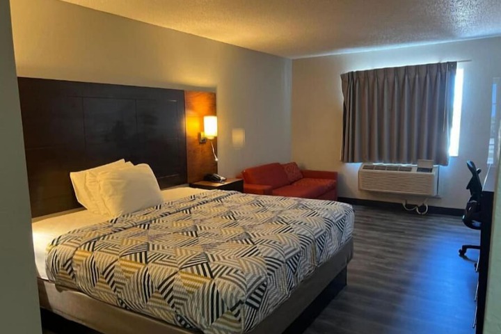 Room 26 of 59