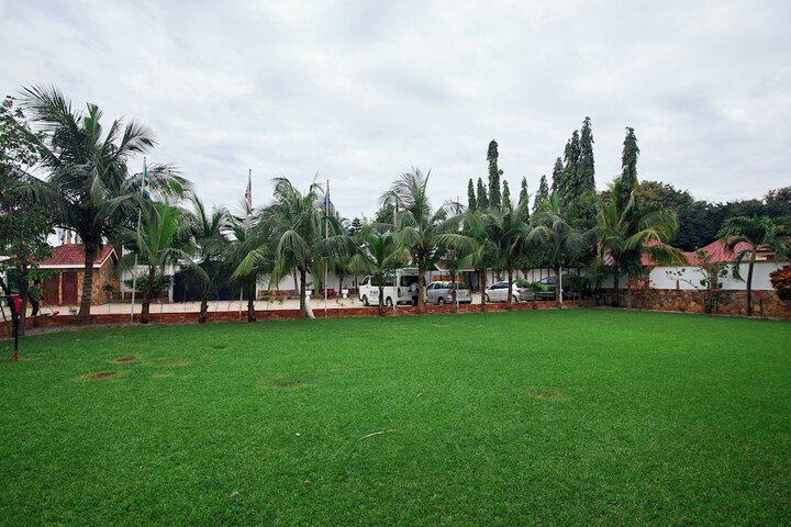 Hotel Exterior 45 of 49