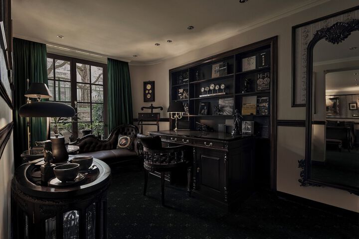 Room 21 of 33