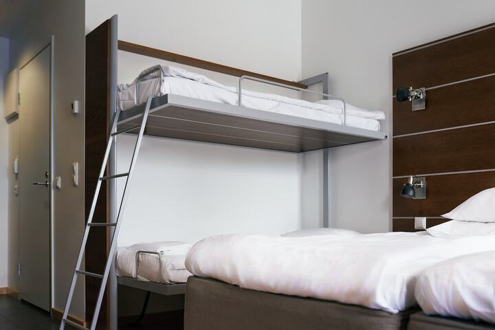 Room 25 of 133
