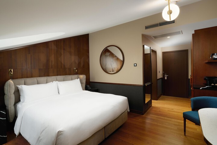 Room 57 of 132