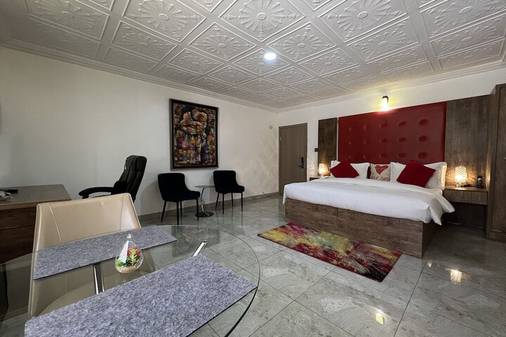 Room 27 of 50