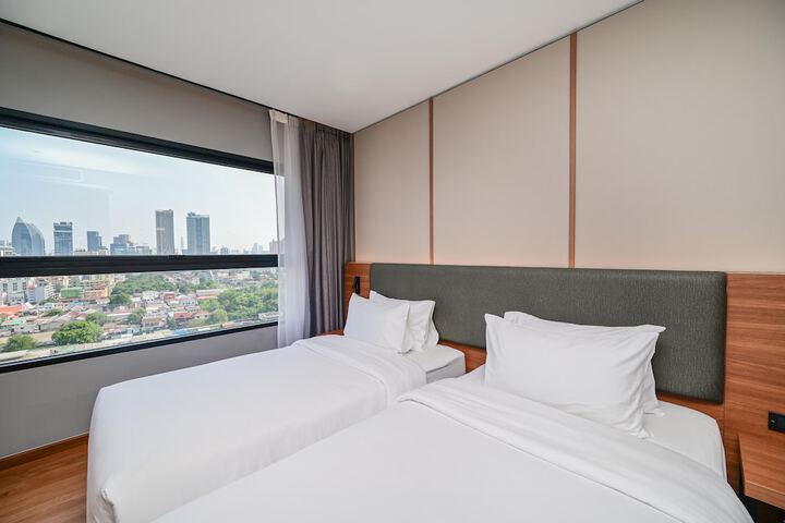 Room 18 of 112