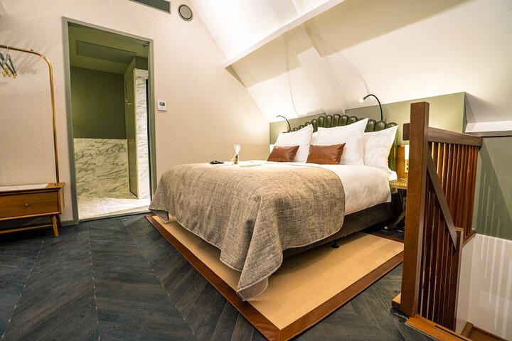 Room 4 of 57