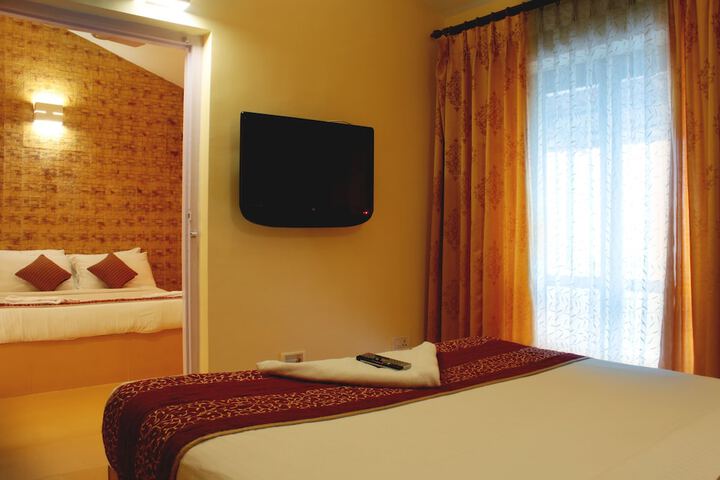 Room 12 of 33