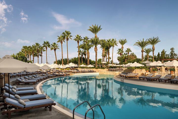 Hotel Pool