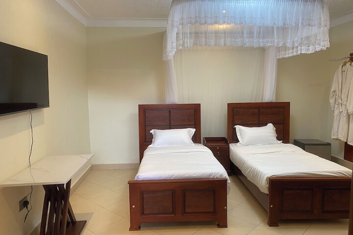 Room 2 of 24