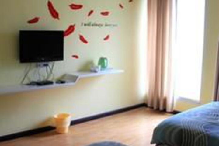 Room 32 of 87