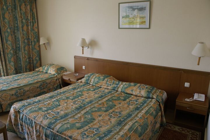 Room 5 of 80