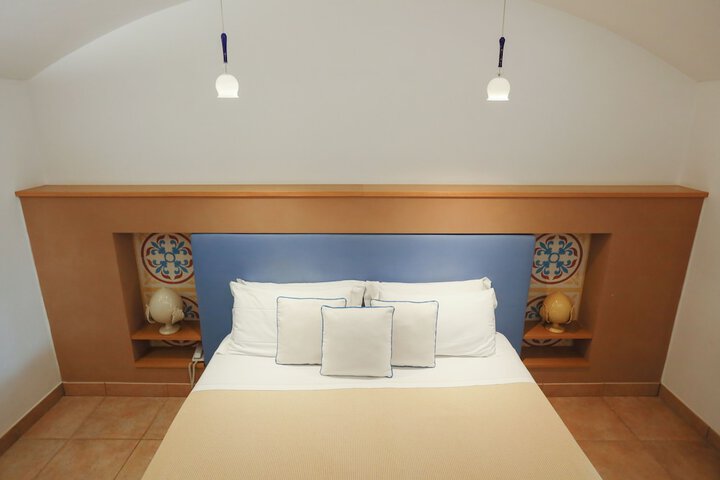 Room 16 of 120