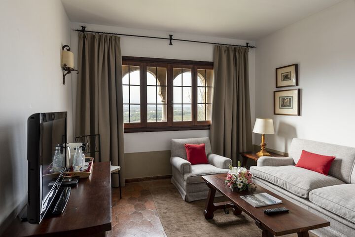 Room 12 of 48