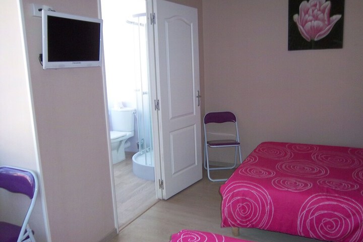 Room 5 of 32