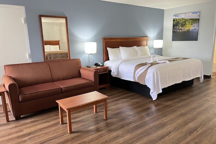 1 King Bed (5 of 42)